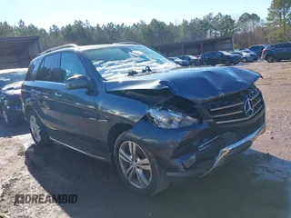 2014 Mercedes-Benz M ML 350 with VIN 4JGDA5JB6EA270178, listed as a IAAI auction lot 41309070 with 200,914 mi miles. Bid and sale history available at carsss.com. Image 1.