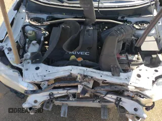 2011 Mitsubishi Outlander XLS z VIN JA4JS4AX4BU012496, wystawiony jako Copart lot #52871125 z przebiegiem 136 561 mil mil oraz Szkoda całkowita • Salvage title. Historia ofert i sprzedaży dostępna na DreamBid. Obrazek 12.