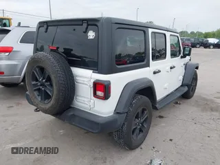 2018 Jeep Wrangler Unlimited Sport S z VIN 1C4HJXDG6JW222637, wystawiony jako IAAI lot #42333283 z przebiegiem 80 595 mil mil oraz . Historia ofert i sprzedaży dostępna na DreamBid. Obrazek 4.