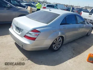 2008 Mercedes-Benz S 550 with VIN WDDNG71XX8A237550, listed as a IAAI auction lot 41682697 with 125,301 mi miles and . Bid and sale history available at DreamBid. Image 4.