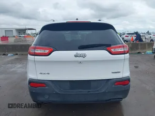 2018 Jeep Cherokee Latitude with VIN 1C4PJMCB3JD528531, listed as a IAAI auction lot 41906621 with 122,137 mi miles and . Bid and sale history available at DreamBid. Image 16.
