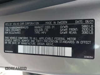 2022 Volvo XC60 Recharge Plug-In Hybrid R-Design with VIN YV4BR0DM4N1914570, listed as a IAAI auction lot 41709721 with 35,092 mi miles. Bid and sale history available at carsss.com. Image 9.