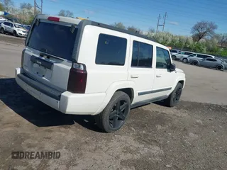 2008 Jeep Commander Sport with VIN 1J8HG48K38C232283, listed as a IAAI auction lot 41983485 with 185,905 mi miles. Bid and sale history available at carsss.com. Image 4.