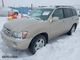 2006 Toyota Highlander w/3rd Row with VIN JTEEP21A760151409, listed as a IAAI auction lot 41395361 with 236,217 mi miles. Bid and sale history available at carsss.com. Image 2.