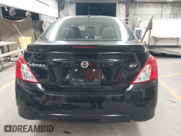 2019 Nissan Versa SV z VIN 3N1CN7APXKL808206, wystawiony jako IAAI lot #41828460 z przebiegiem 95 918 mil mil oraz . Historia ofert i sprzedaży dostępna na DreamBid. Obrazek 17.