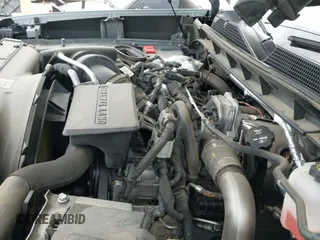 2024 Chevrolet Silverado 2500HD LT z VIN 2GC1YNEY1R1114874, wystawiony jako IAAI lot #42753597 z przebiegiem 56 169 mil mil oraz . Historia ofert i sprzedaży dostępna na DreamBid. Obrazek 21.