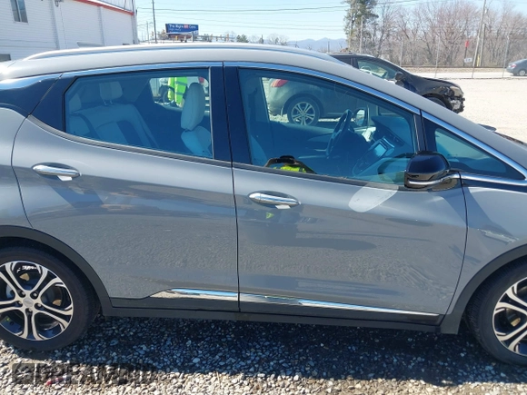 2020 Chevrolet Bolt EV Premier with VIN 1G1FZ6S03L4145572, listed as a IAAI auction lot 41672295 with 25,998 mi miles. Bid and sale history available at carsss.com. Image 13.