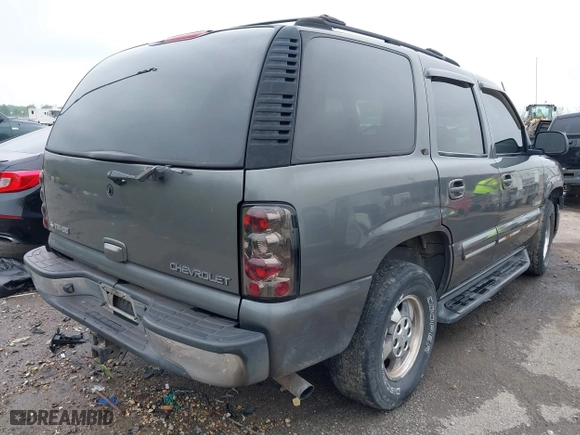2002 Chevrolet Tahoe LT with VIN 1GNEC13Z02R243052, listed as a IAAI auction lot 41909540 with 360,010 mi miles. Bid and sale history available at carsss.com. Image 4.