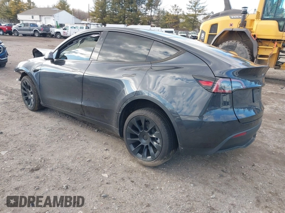 2024 Tesla Model Y Long Range z VIN 7SAYGDEE5RA317748, wystawiony jako IAAI lot #41468404 z przebiegiem 3 476 mil mil oraz . Historia ofert i sprzedaży dostępna na DreamBid. Obrazek 3.