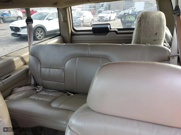 1999 Chevrolet Tahoe with VIN 3GNEK18R4XG124715, listed as a Copart auction lot 84744304 with 276,891 mi miles and Clean Title. Bid and sale history available at carsss.com. Image 10.