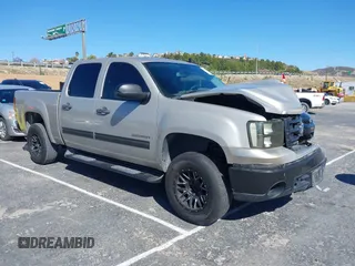 2007 GMC Sierra 1500 SLE1 z VIN 3GTEC13CX7G556380, wystawiony jako IAAI lot #41615004 z przebiegiem 189 784 mil mil oraz . Historia ofert i sprzedaży dostępna na DreamBid. Obrazek 1.