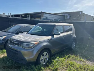 2014 Kia Soul with VIN KNDJN2A25E7038792, listed as a Copart auction lot 52214445 with 151,795 mi miles and Clean Title. Bid and sale history available at carsss.com. Image 2.