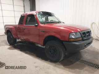 1999 Ford Ranger XL with VIN 1FTZR15V0XPA77315, listed as a IAAI auction lot 40813817 with 189,315 mi miles. Bid and sale history available at carsss.com. Image 1.