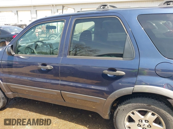 2004 Ford Escape XLT z VIN 1FMYU93194KB52283, wystawiony jako IAAI lot #42084240 z przebiegiem 142 871 mil mil oraz . Historia ofert i sprzedaży dostępna na DreamBid. Obrazek 14.