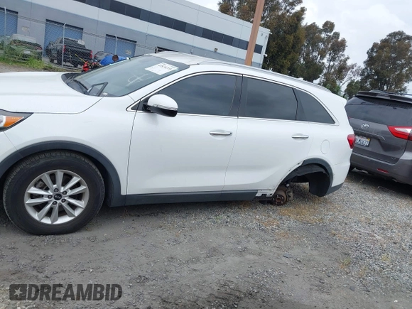 2019 Kia Sorento LX with VIN 5XYPG4A37KG524608, listed as a IAAI auction lot 41824210 with 103,228 mi miles. Bid and sale history available at carsss.com. Image 14.
