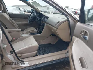 1997 Honda Accord LX with VIN JHMCD5638VC000719, listed as a IAAI auction lot 42190141 with 325,010 mi miles and . Bid and sale history available at carsss.com. Image 5.