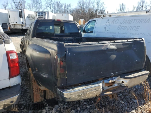 2001 Ford F-350 XL with VIN 1FTWW32F21ED02292, listed as a Copart auction lot 89184265 with 318,261 mi miles and Salvage title. Bid and sale history available at DreamBid. Image 2.
