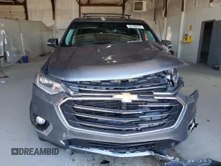 2018 Chevrolet Traverse Premier z VIN 1GNEVJKW9JJ261483, wystawiony jako Copart lot #50180235 z przebiegiem 97 537 mil mil oraz Szkoda całkowita • Salvage title. Historia ofert i sprzedaży dostępna na DreamBid. Obrazek 5.