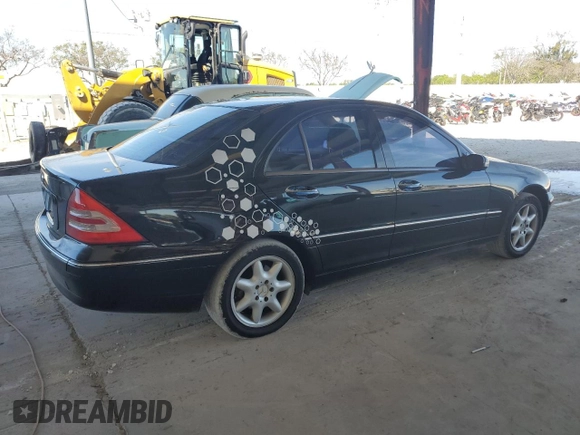 2004 Mercedes-Benz C 320 с VIN WDBRF64J04F522981, выставлен на аукционе Copart как лот 46624195 с пробегом 163 819 миль миль и Чистый • Clean title. История ставок и продаж доступна на DreamBid. Изображение 3.