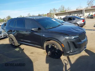 2020 Cadillac XT6 AWD Sport z VIN 1GYKPGRS1LZ170931, wystawiony jako IAAI lot #40656458 z przebiegiem 80 168 mil mil oraz . Historia ofert i sprzedaży dostępna na DreamBid. Obrazek 1.