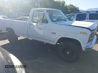 1985 Ford F-250 с VIN 1FTHF2615FKB23867, выставлен на аукционе IAAI как лот 42713630 с пробегом 96 557 миль миль и . История ставок и продаж доступна на DreamBid. Изображение 1.