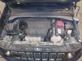 2021 Jeep Renegade Latitude z VIN ZACNJDBBXMPM41852, wystawiony jako IAAI lot #41598449 z przebiegiem 86 215 mil mil oraz . Historia ofert i sprzedaży dostępna na DreamBid. Obrazek 10.