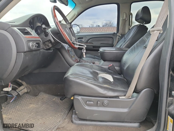 2008 Cadillac Escalade with VIN 1GYFK63818R255945, listed as a Copart auction lot 50777235 with NaN miles and Clean Title. Bid and sale history available at carsss.com. Image 7.