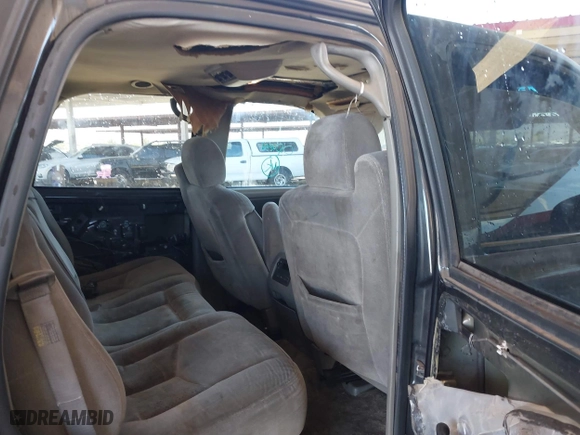 2003 Chevrolet Tahoe LT with VIN 1GNEC13Z03R286579, listed as a IAAI auction lot 41872493 with 236,001 mi miles. Bid and sale history available at carsss.com. Image 8.