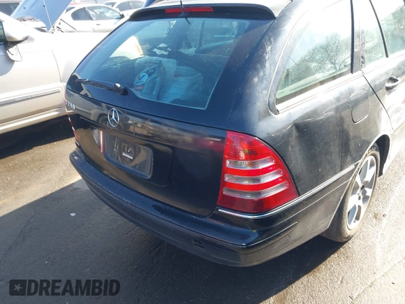 2005 Mercedes-Benz C 240 z VIN WDBRH61J65F602981, wystawiony jako IAAI lot #41388351 z przebiegiem 207 632 mil mil oraz . Historia ofert i sprzedaży dostępna na DreamBid. Obrazek 15.