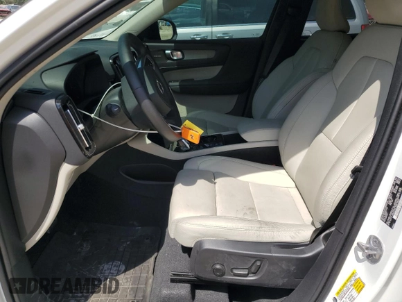 2024 Volvo XC40 Ultimate Dark Theme z VIN YV4L12UM7R2314522, wystawiony jako Copart lot #54007415 z przebiegiem 2 865 mil mil oraz Szkoda całkowita • Salvage title. Historia ofert i sprzedaży dostępna na DreamBid. Obrazek 7.