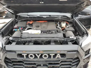 2024 Toyota Sequoia SR5 with VIN 7SVAAABA9RX045915, listed as a Copart auction lot 45540045 with 10,639 mi miles and Salvage Title. Bid and sale history available at carsss.com. Image 12.