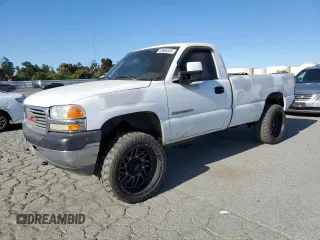 2002 GMC Sierra 2500HD SLE z VIN 1GTHC24G22E267031, wystawiony jako Copart lot #58606335 z przebiegiem Nie podano mil oraz Szkoda całkowita • Salvage title. Historia ofert i sprzedaży dostępna na DreamBid. Obrazek 1.