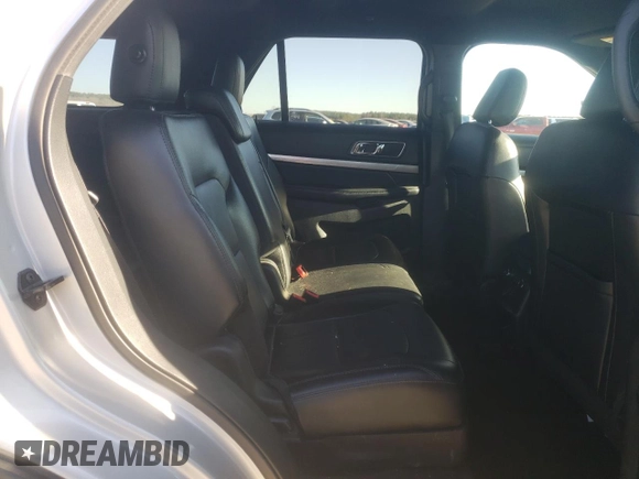 2018 Ford Explorer XLT z VIN 1FM5K7D88JGC25425, wystawiony jako Copart lot #89195105 z przebiegiem 99 890 mil mil oraz Szkoda całkowita • Salvage title. Historia ofert i sprzedaży dostępna na DreamBid. Obrazek 11.