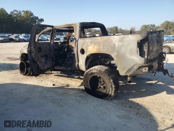 2016 Toyota Tundra 4WD Truck Platinum with VIN 5TFAW5F12GX564556, listed as a Copart auction lot 45842305 with 0 mi miles and Non Repairable. Bid and sale history available at carsss.com. Image 2.