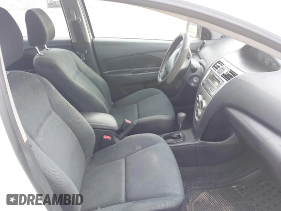 2012 Toyota Yaris z VIN JTDBT4K3XC1415243, wystawiony jako IAAI lot #42251811 z przebiegiem 198 838 mil mil oraz . Historia ofert i sprzedaży dostępna na DreamBid. Obrazek 5.