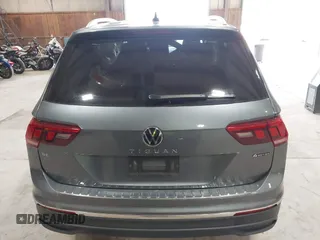 2024 Volkswagen Tiguan SE z VIN 3VVMB7AX5RM057189, wystawiony jako IAAI lot #42435936 z przebiegiem 11 189 mil mil oraz . Historia ofert i sprzedaży dostępna na DreamBid. Obrazek 16.
