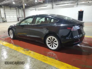 2023 Tesla Model 3 z VIN 5YJ3E1EA4PF451241, wystawiony jako Copart lot #61045835 z przebiegiem 69 738 mil mil oraz Czysty tytuł • Clean title. Historia ofert i sprzedaży dostępna na DreamBid. Obrazek 2.