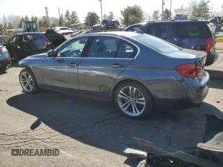2017 BMW 3 Series 330i xDrive z VIN WBA8D9G3XHNU65604, wystawiony jako Copart lot #49006935 z przebiegiem 86 739 mil mil oraz Szkoda całkowita • Salvage title. Historia ofert i sprzedaży dostępna na DreamBid. Obrazek 2.