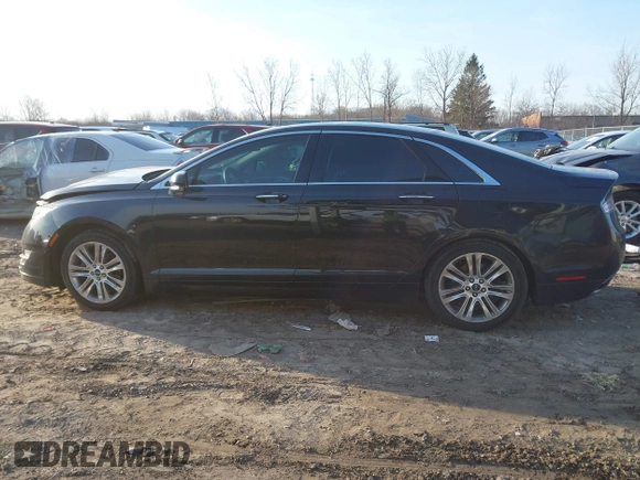 2015 Lincoln MKZ z VIN 3LN6L2J96FR619104, wystawiony jako IAAI lot #41794707 z przebiegiem 140 899 mil mil oraz . Historia ofert i sprzedaży dostępna na DreamBid. Obrazek 14.