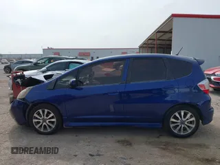 2013 Honda Fit Sport with VIN JHMGE8H54DC027896, listed as a IAAI auction lot 41933061 with 137,696 mi miles. Bid and sale history available at carsss.com. Image 14.