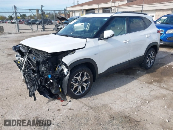 2023 Kia Seltos EX z VIN KNDERCAA3P7459805, wystawiony jako IAAI lot #42192832 z przebiegiem 11 833 mil mil oraz . Historia ofert i sprzedaży dostępna na DreamBid. Obrazek 17.