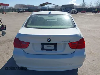 2011 BMW 3 Series 328i with VIN WBAPH7C59BE461739, listed as a IAAI auction lot 41759267 with 192,266 mi miles. Bid and sale history available at carsss.com. Image 16.
