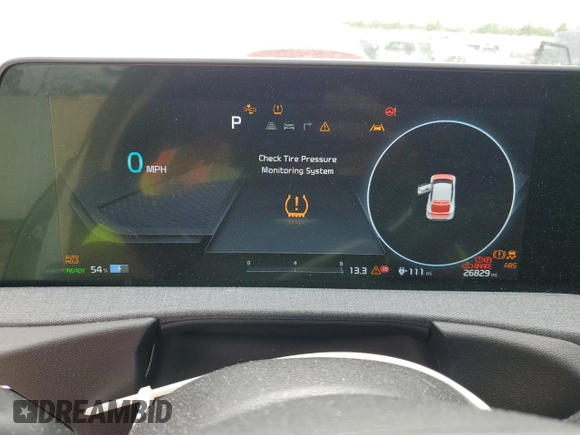 2022 Kia EV6 Wind z VIN KNDC3DLC6N5053572, wystawiony jako Copart lot #54911685 z przebiegiem 26 829 mil mil oraz Szkoda całkowita • Salvage title. Historia ofert i sprzedaży dostępna na DreamBid. Obrazek 9.