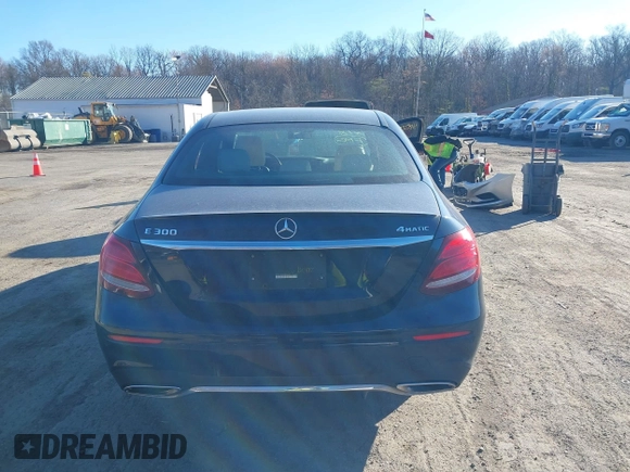 2019 Mercedes-Benz E-Class E 300 with VIN WDDZF4KB8KA592634, listed as a IAAI auction lot 41817498 with 103,676 mi miles. Bid and sale history available at carsss.com. Image 16.