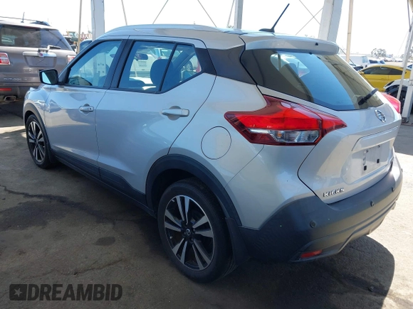 2020 Nissan Kicks SV z VIN 3N1CP5CV2LL538187, wystawiony jako IAAI lot #42225191 z przebiegiem 41 901 mil mil oraz . Historia ofert i sprzedaży dostępna na DreamBid. Obrazek 3.