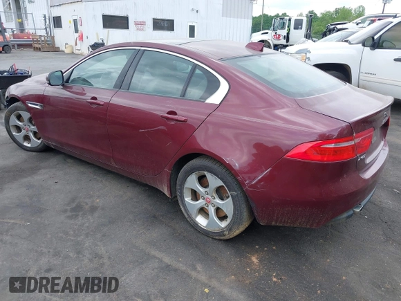 2017 Jaguar XE 25t z VIN SAJAR4BG4HA964555, wystawiony jako IAAI lot #42105377 z przebiegiem 89 675 mil mil oraz . Historia ofert i sprzedaży dostępna na DreamBid. Obrazek 3.