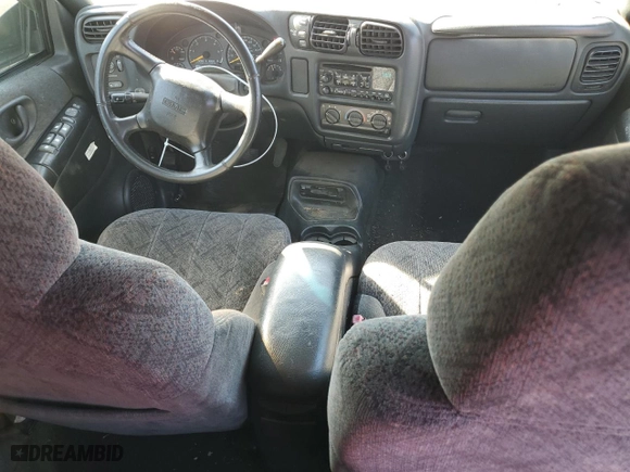 2001 GMC Sonoma SLS with VIN 1GTDT13W81K211645, listed as a Copart auction lot 68911514 with 236,429 mi miles and Salvage Title. Bid and sale history available at carsss.com. Image 8.