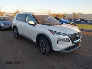 2021 Nissan Rogue SV z VIN 5N1AT3BB5MC755558, wystawiony jako IAAI lot #40766170 z przebiegiem 48 365 mil mil oraz . Historia ofert i sprzedaży dostępna na DreamBid. Obrazek 1.
