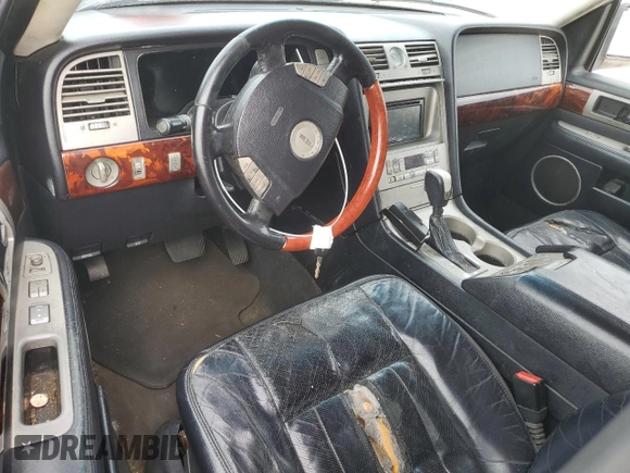 2003 Lincoln Navigator Luxury z VIN 5LMFU28R13LJ02125, wystawiony jako Copart lot #50629795 z przebiegiem 373 692 mil mil oraz Szkoda całkowita • Salvage title. Historia ofert i sprzedaży dostępna na DreamBid. Obrazek 8.