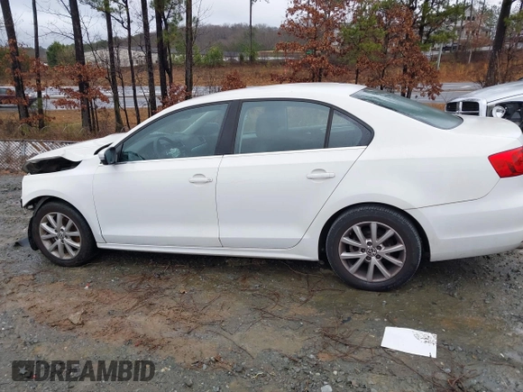 2013 Volkswagen Jetta SE with VIN 3VWDX7AJ2DM384537, listed as a IAAI auction lot 41548219 with 86,172 mi miles and . Bid and sale history available at DreamBid. Image 14.